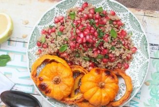 Теплый салат с киноа и тыквой