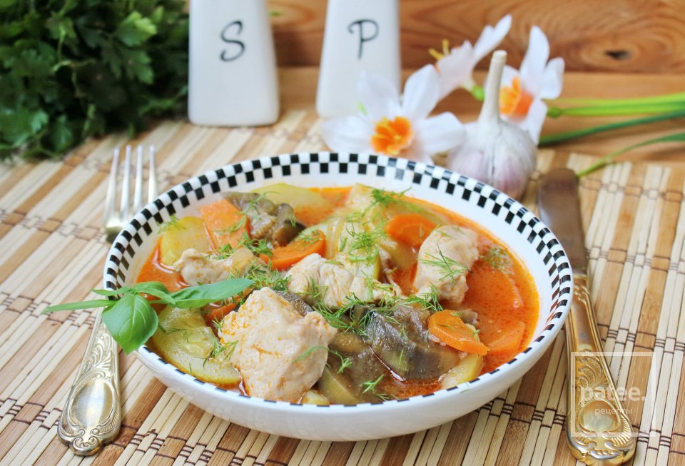 Куриная грудка с баклажаном и кабачком в соусе - Шаг 13