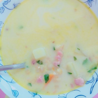 Гороховый суп с плавленным сыром и копчёной курицей