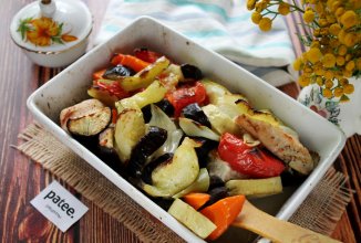 Запеченное овощное рагу с индейкой