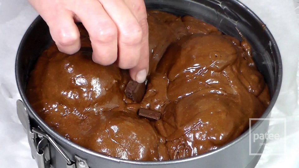 Персиковый пирог с шоколадом и сметанным кремом - Шаг 11