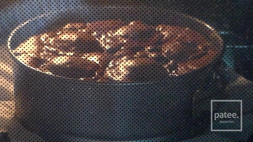 Персиковый пирог с шоколадом и сметанным кремом - Шаг 12