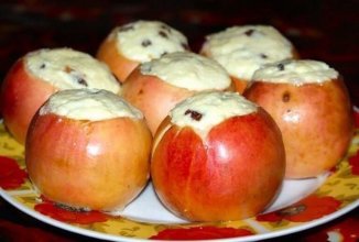Печёные яблоки с творогом