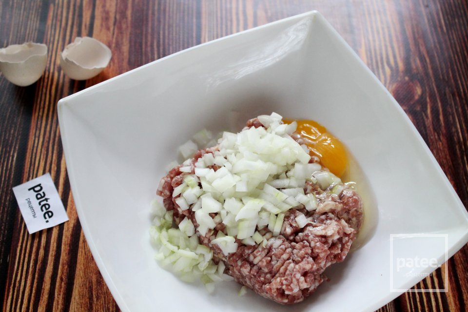 Биточки мясные в сметанном соусе с морковью - Шаг 4