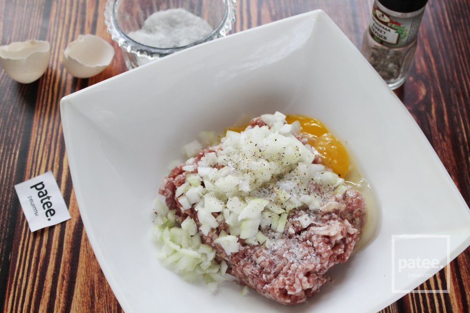 Биточки мясные в сметанном соусе с морковью - Шаг 6