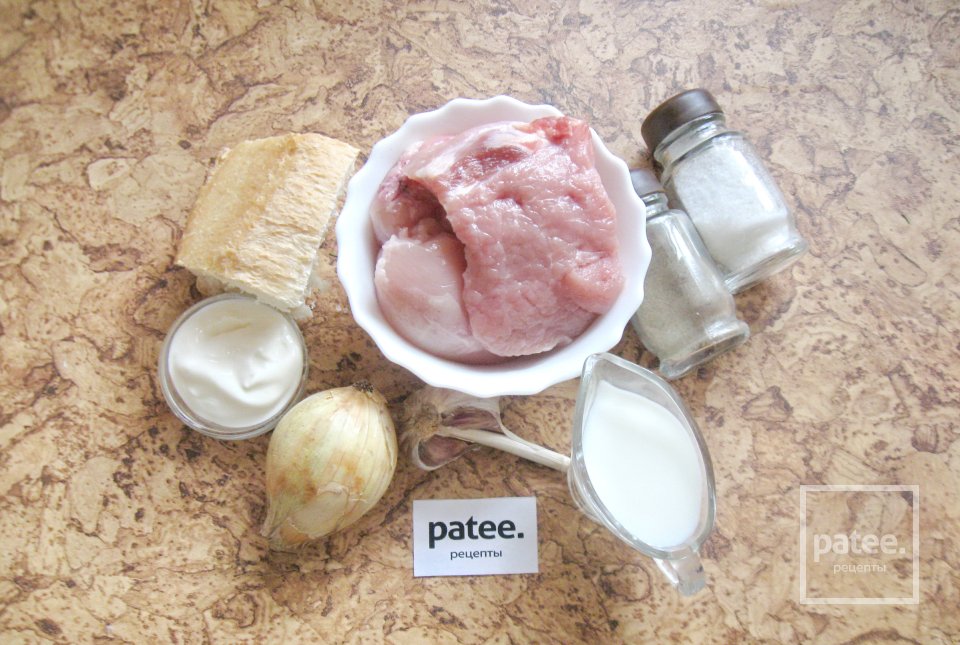 Тефтели в соусе запеченные в духовке - Шаг 1