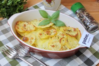 Картофель в духовке с травами