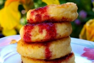 Кокосовые сырники с бананом