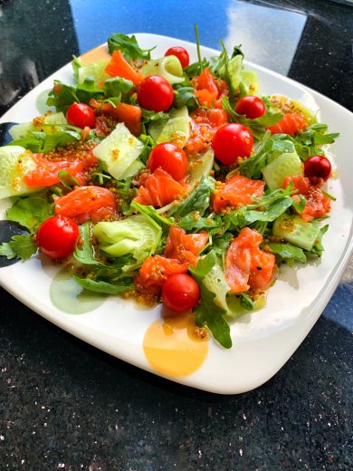 Салат из слабосоленой форели с медово горчичной заправкой - Шаг 1