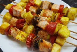 Шашлычки из семги с овощами