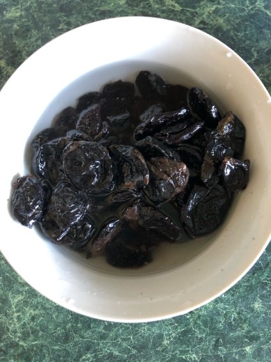 Клафути с черносливом - Шаг 1