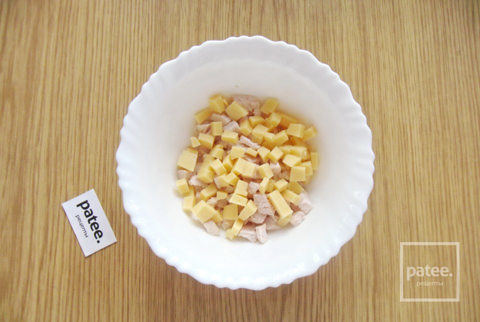 Салат с курицей, помидором и сыром - Шаг 10