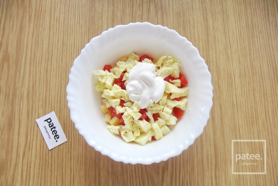 Салат с курицей, помидором и сыром - Шаг 13