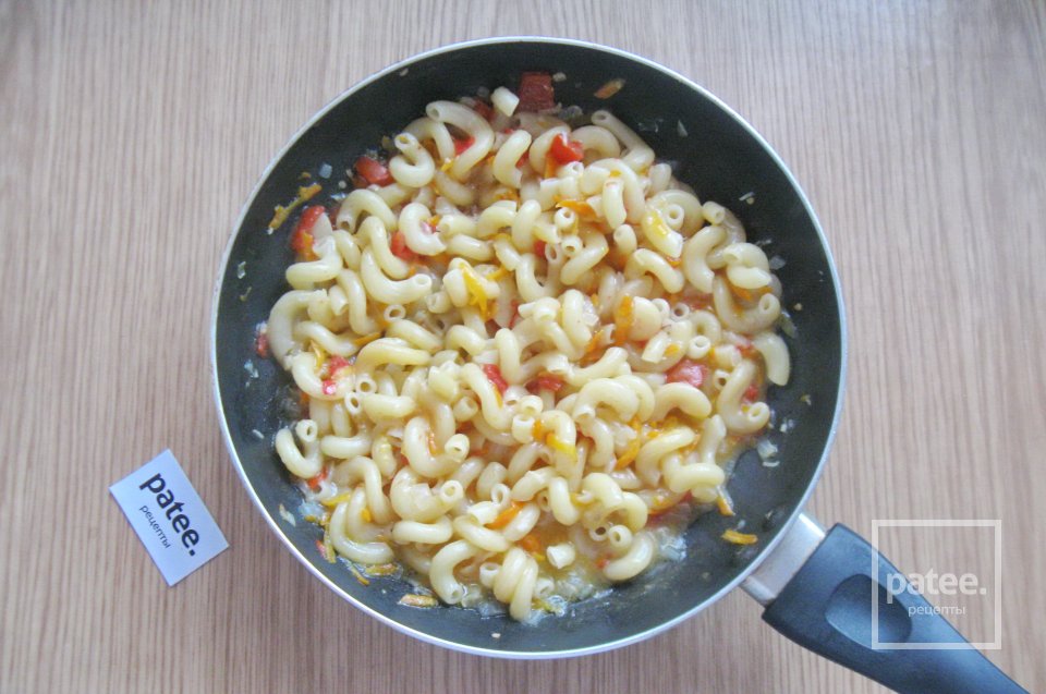 Тушеные макароны с ветчиной - Шаг 11