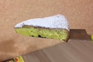 Грушевая шарлотка