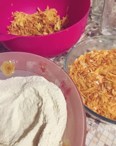 Насыпной пирог с яблоком - Шаг 5