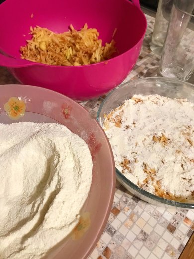 Насыпной пирог с яблоком - Шаг 6