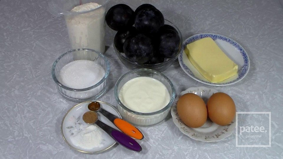 Пирог перевёртыш со сливами - Шаг 1