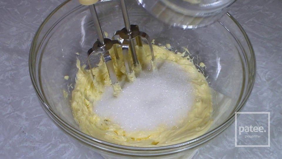 Пирог перевёртыш со сливами - Шаг 4