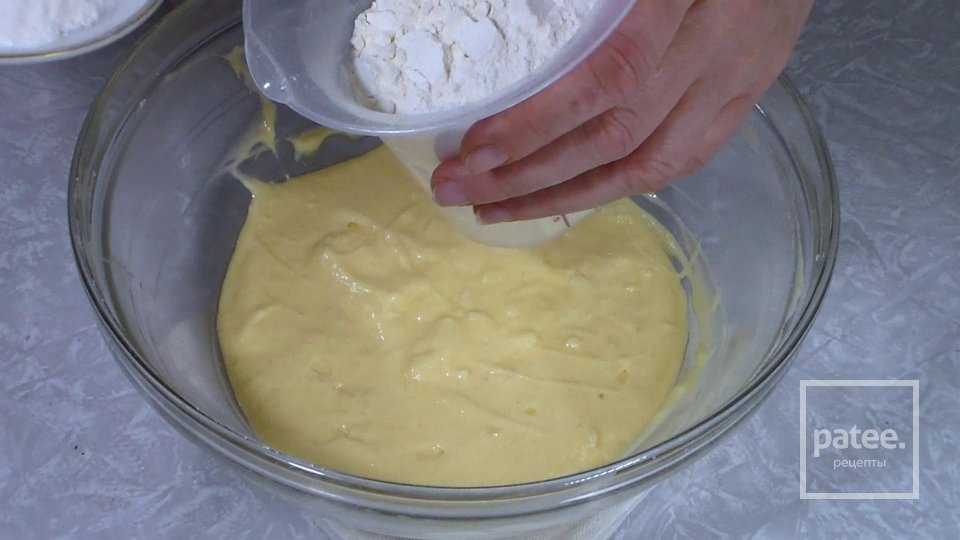 Пирог перевёртыш со сливами - Шаг 6