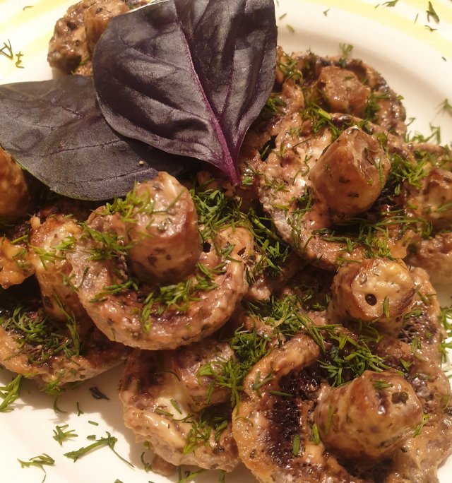 Шампиньоны в сметане