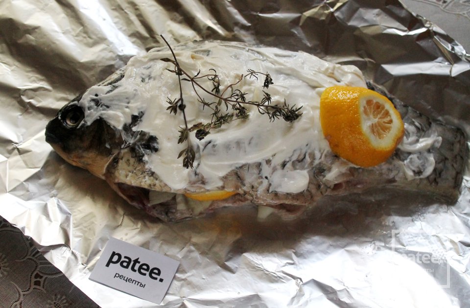 Карась запеченный с луком и лимоном в сметане - Шаг 12