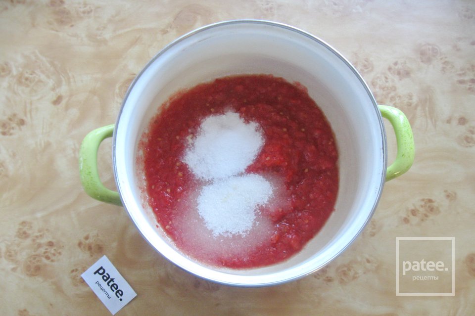 Салат из баклажанов и огурцов в томатном соусе на зиму - Шаг 9