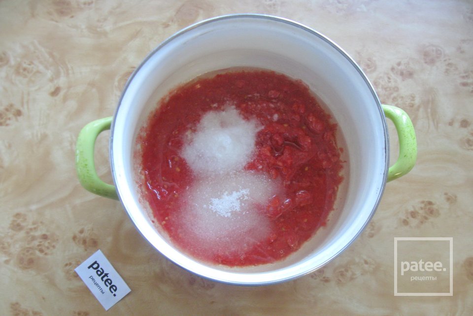 Салат из баклажанов и огурцов в томатном соусе на зиму - Шаг 10