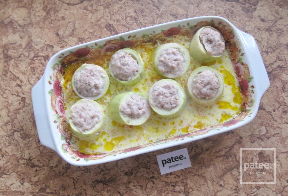 Кабачки с мясом в духовке - Шаг 11