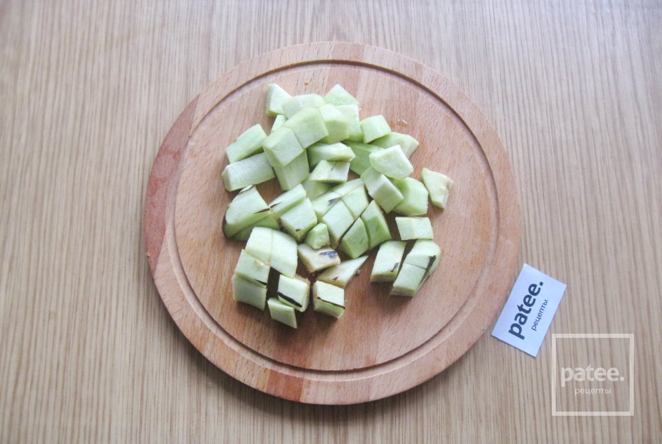 Жареный картофель с грибами и баклажанами - Шаг 2