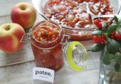 Яблочное варенье с красной рябиной и орехами