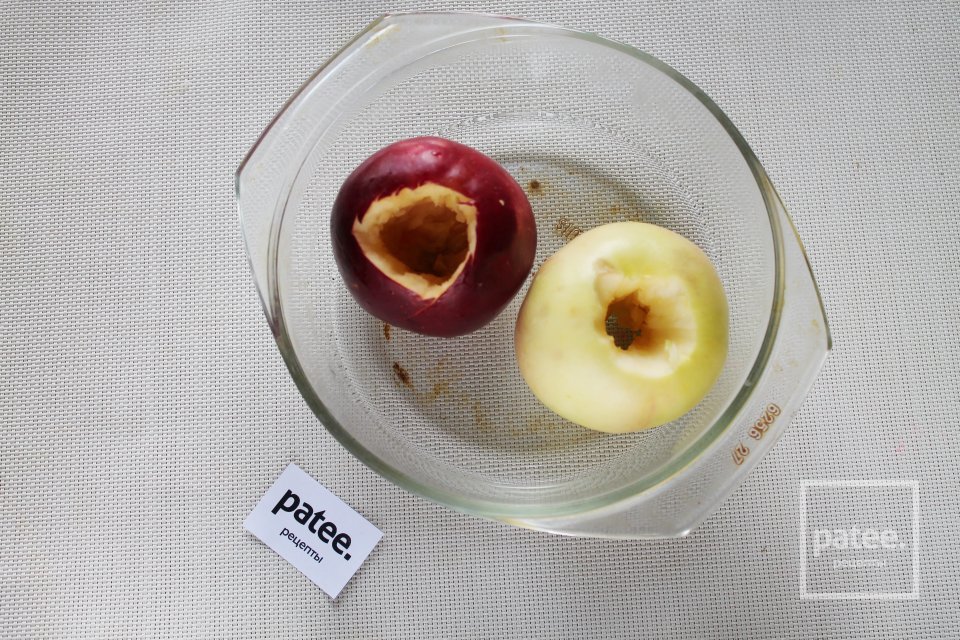 Яблоки с творогом и мёдом в микроволновке - Шаг 4