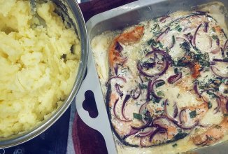 Семга, запеченная в сливках