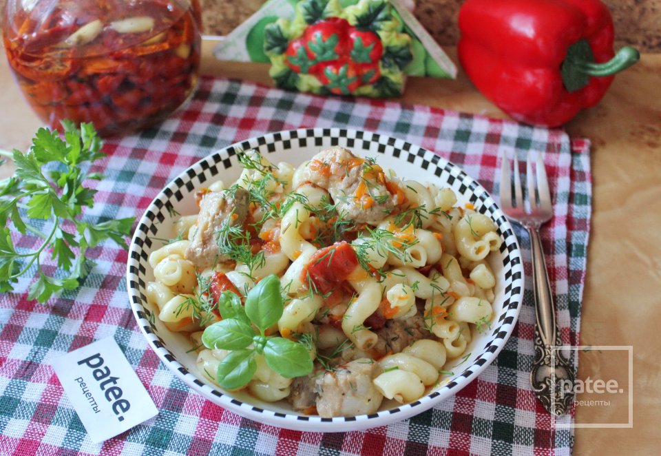 Свинина с макаронами и вялеными помидорами - Шаг 14