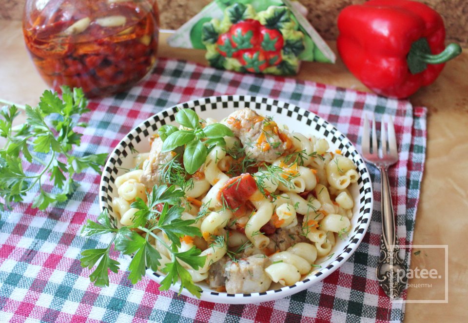 Свинина с макаронами и вялеными помидорами - Шаг 15