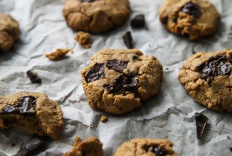 Арахисовое печенье с шоколадом и овсяной мукой