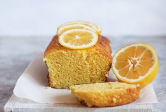 Лимонный кекс с медом и кукурузной мукой на натуральном йогурте