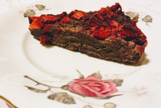 Шоколадный пирог с клубникой (ПП)