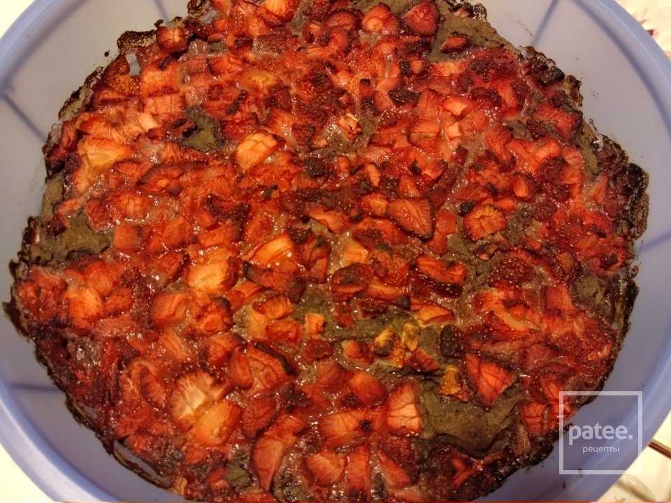 Шоколадный пирог с клубникой (ПП) - Шаг 5