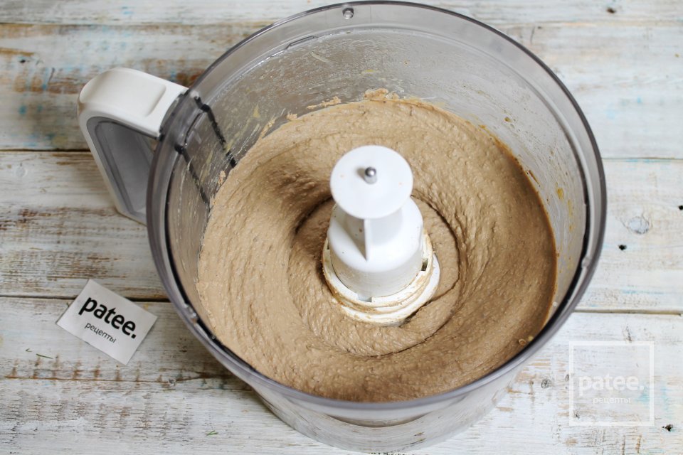 Паштет из куриной печёнки с овощами на сковороде - Шаг 14