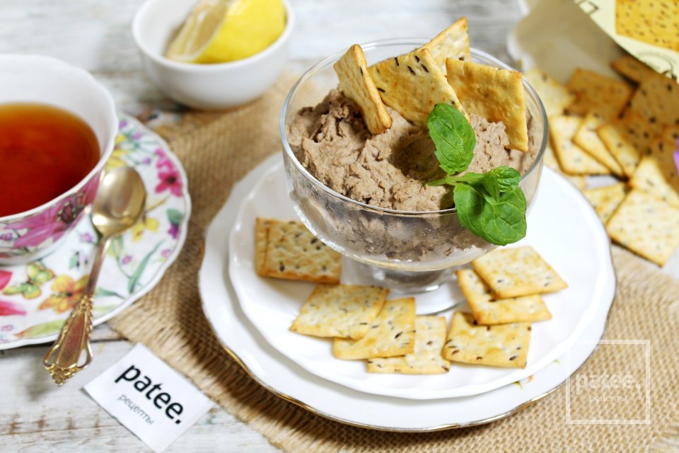 Паштет из куриной печёнки с овощами на сковороде - Шаг 15