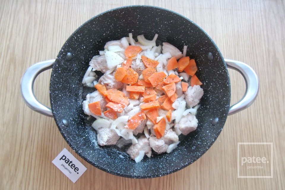 Свинина тушеная с кабачками - Шаг 6