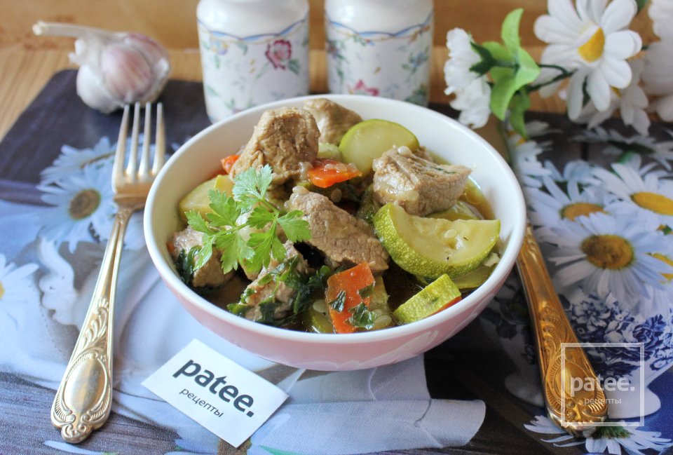 Свинина тушеная с кабачками - Шаг 12