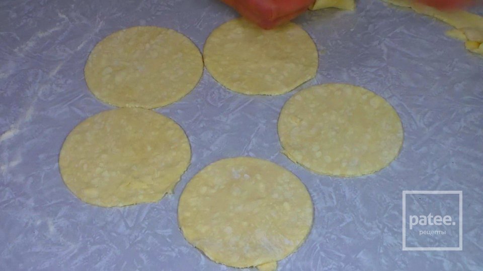 Запечённые кусочки яблок в слоеном тесте - Шаг 7