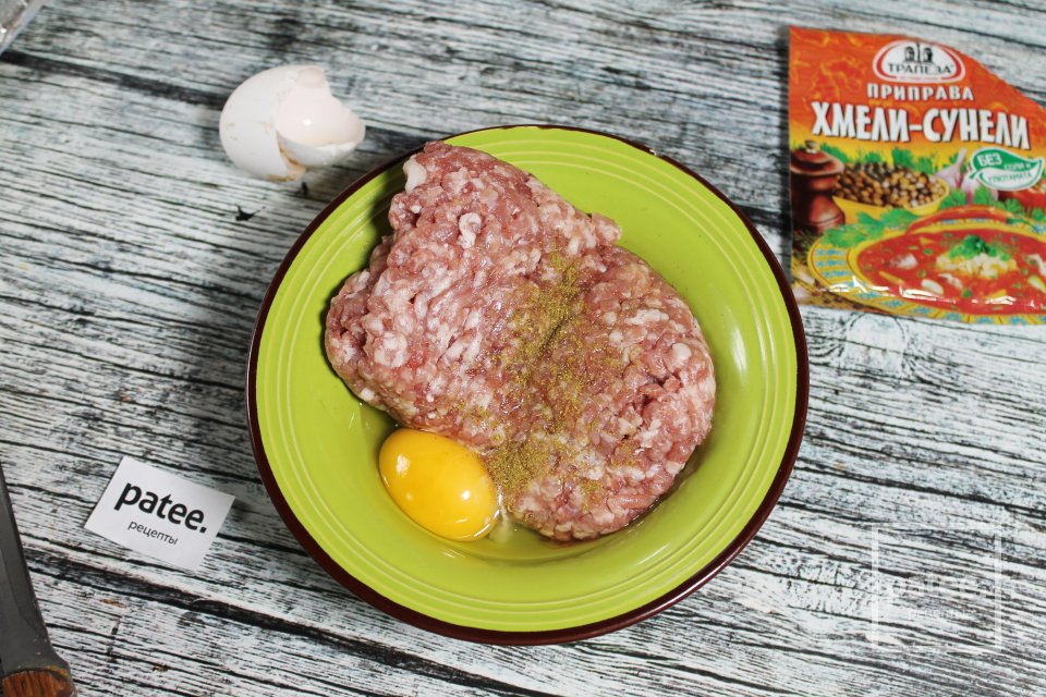 Котлеты в сметанном соусе в микроволновке - Шаг 3