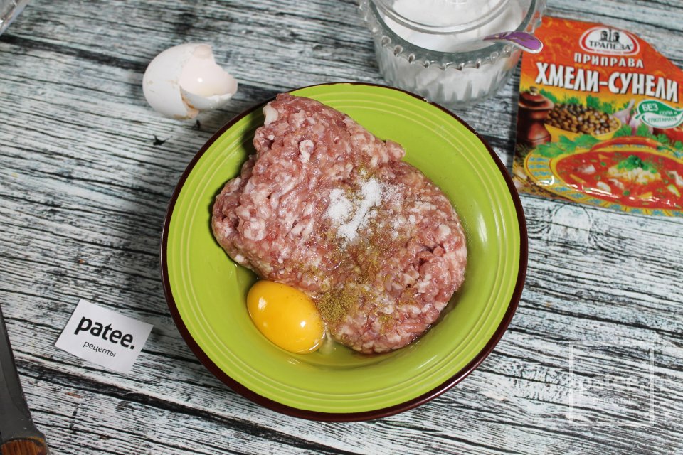 Котлеты в сметанном соусе в микроволновке - Шаг 4