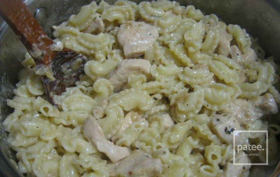 Паста с куриной грудкой со сливочным соусом - Шаг 1