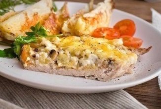 Мясо по-купечески с грибами