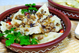 Домашние вареники с картошкой и грибами