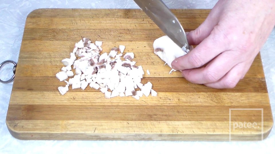 Домашние вареники с картошкой и грибами - Шаг 4